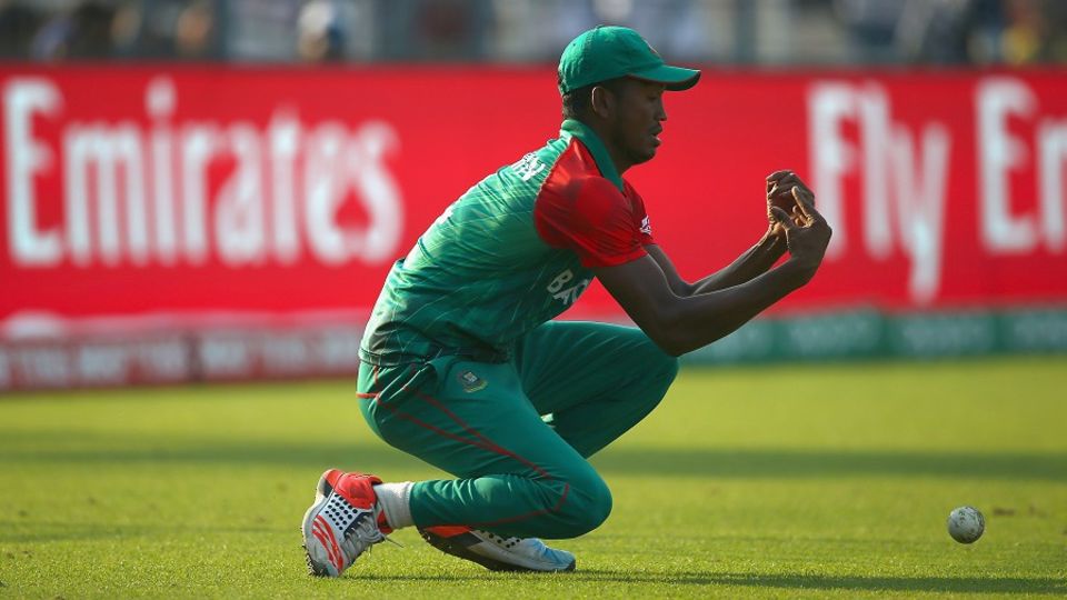 Al-Amin Hossain, one of Barisal's two retained players, had a forgettable time on and off the field in BPL 2016-17