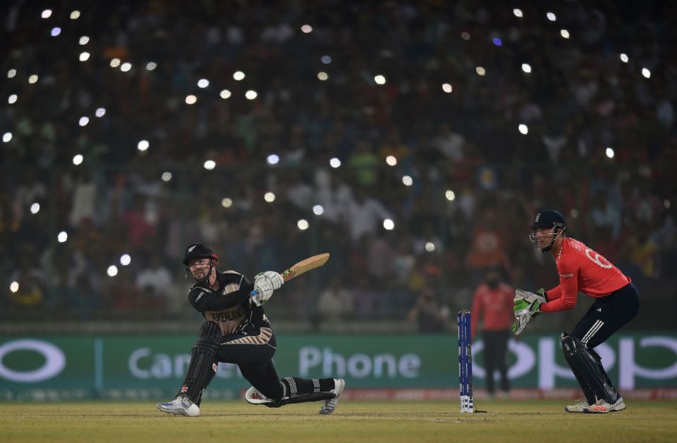 Munro's pyrotechnics and Williamson's touch added 74 in quick time but both fell in quick succession