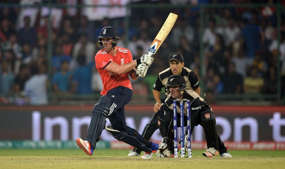 Jason Roy gave England a brisk start, taking 16 runs off the first over