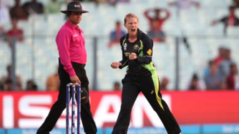 Kristen Beams roars in delight after dismissing Hayley Matthews