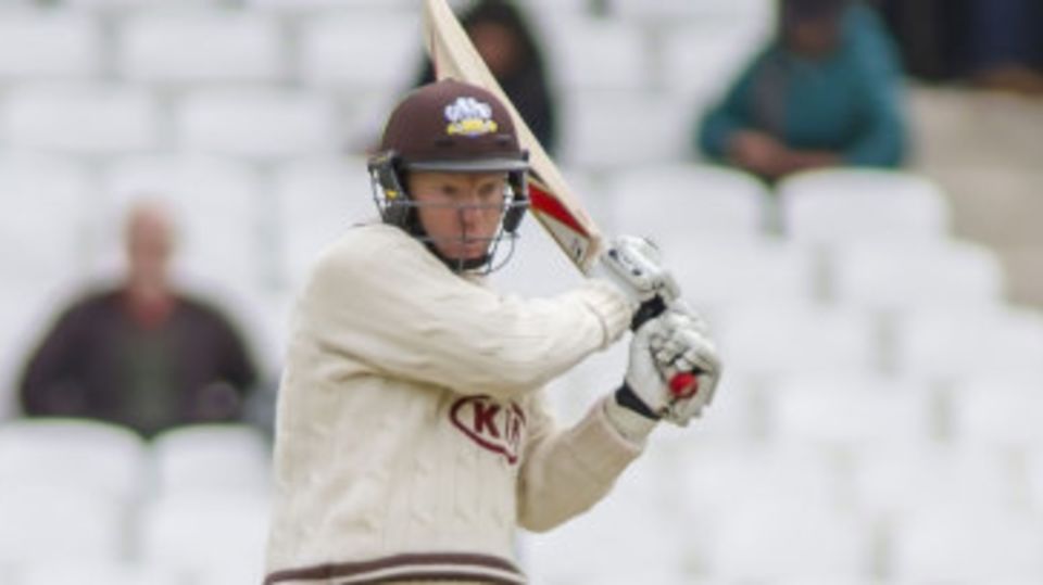Gareth Batty helped Surrey achieve full batting bonus points