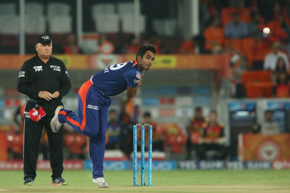 Jayant Yadav, who bowled three overs of offspin inside the Powerplay, gave Daredevils the breakthrough when he dismissed Warner for a 30-ball 46
