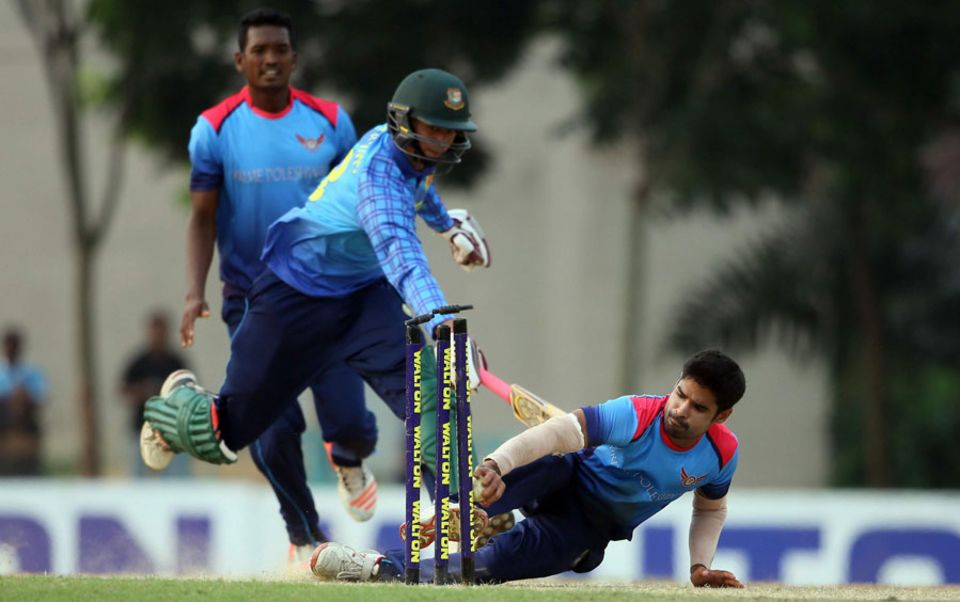 Taskin Ahmed not being adjudged run-out, despite not making it, was one of the many favouritism allegations in the ongoing Dhaka Premier Division Cricket League