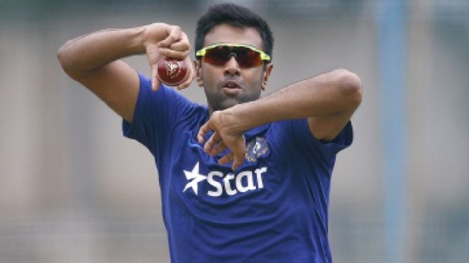 R Ashwin rolls his arm over