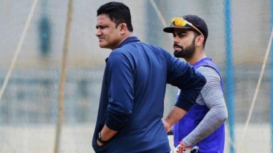 Anil Kumble and Virat Kohli supervise India's practice session