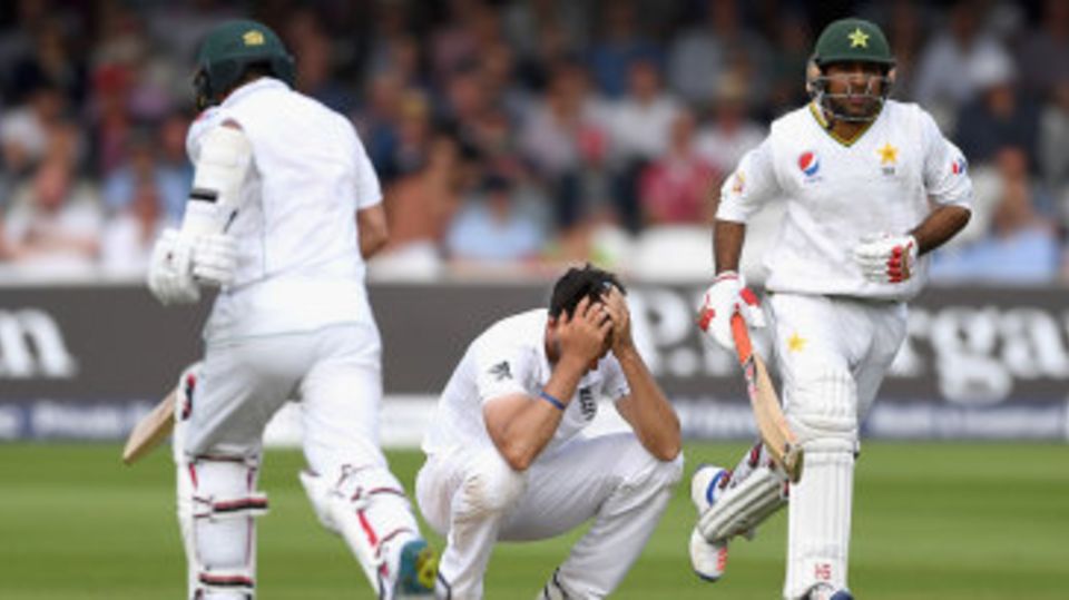 Steven Finn bowled a luckless spell on the third evening