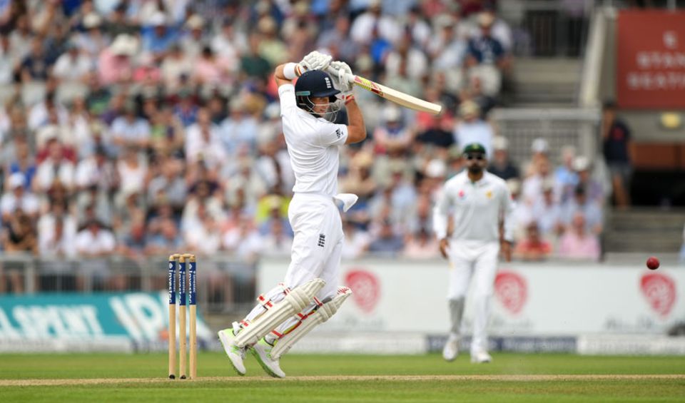 Joe Root resumed with intent on the second morning