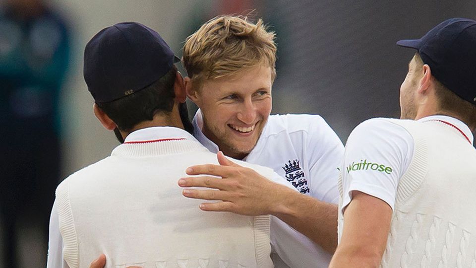 ... before Root struck with his second ball to remove Wahab Riaz, Pakistan nine down