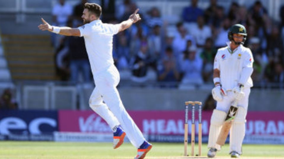 James Anderson claimed Yasir Shah shortly after tea