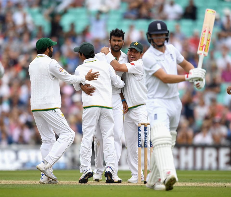 ... but Gary Ballance fell to Sohail Khan for 17 to open the door for Pakistan