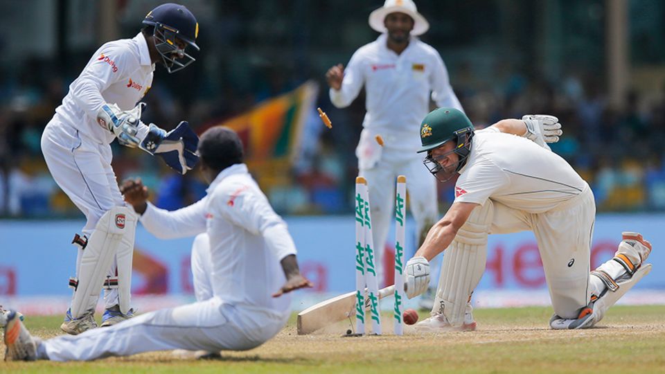 <b><a href="http://www.espncricinfo.com/ci/engine/current/match/995455.html" target="_blank">Australia v Sri Lanka, SSC, Colombo</a></b><br>Target: 324<br>The collapse in a session: From 77-1 to 160 all out
