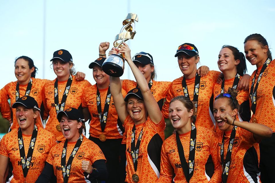 Charlotte Edwards lifts the 2016 Kia Super League trophy