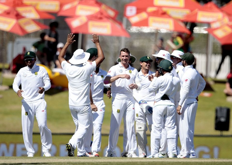 Dale Steyn did not take any time to strike. He bowled Tom Latham on the first ball of the innings and had Martin Guptill for a golden duck too, caught in the slips