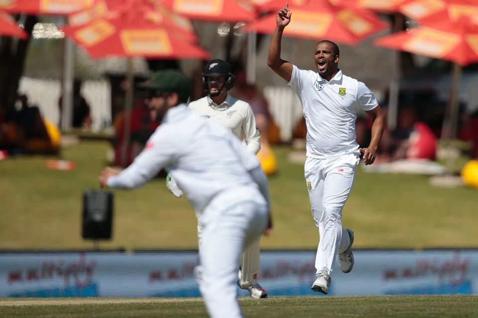 From 3 for 2, New Zealand stumbled to 5 for 3 and then 7 for 4 as Ross Taylor also fell for a duck, to Steyn, and Philander got the big wicket of Kane Williamson for 5