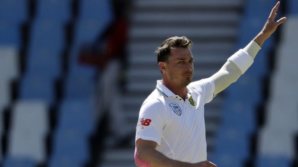 Dale Steyn passed Wasim Akram's tally of 414 wickets