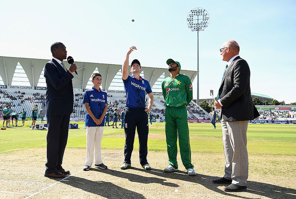Eoin Morgan won the toss and chose to bat first on a perfect day for run-making