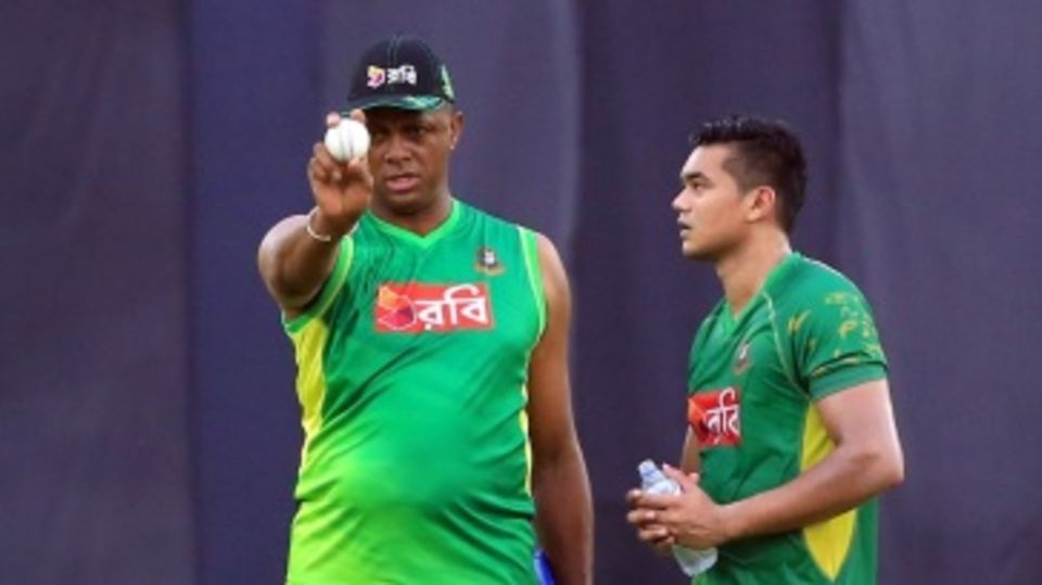 Eye on the legend: Taskin Ahmed receives some tips from Courtney Walsh