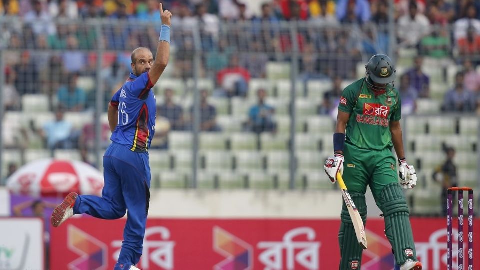 Soumya Sarkar's woeful run continued as he nicked Mirwais Ashraf to the wicketkeeper in the sixth over
