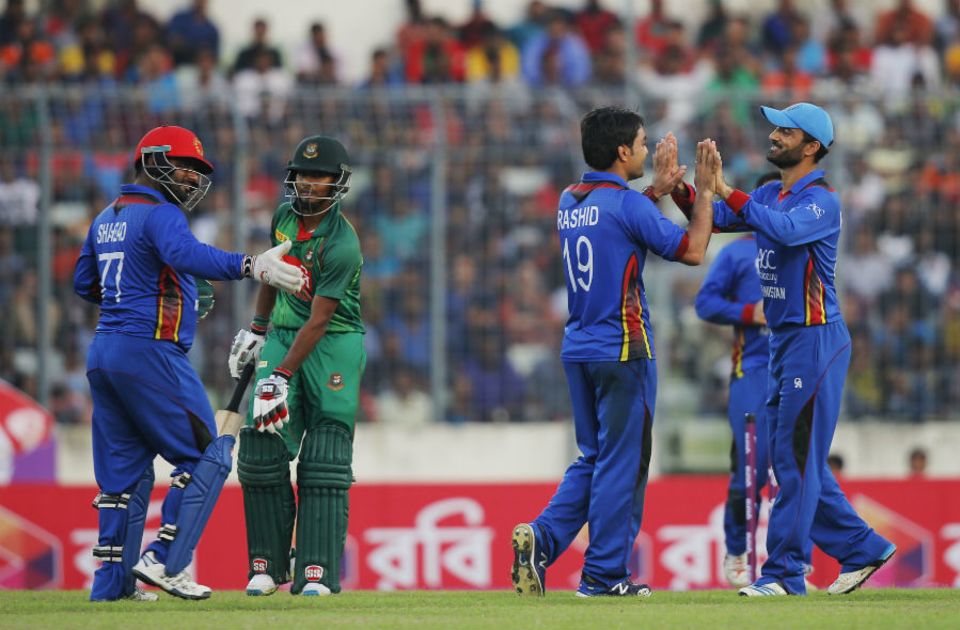 After his dismissal, however, Afghanistan hit back with quick wickets. Rashid Khan took two of them and finished with 2 for 39
