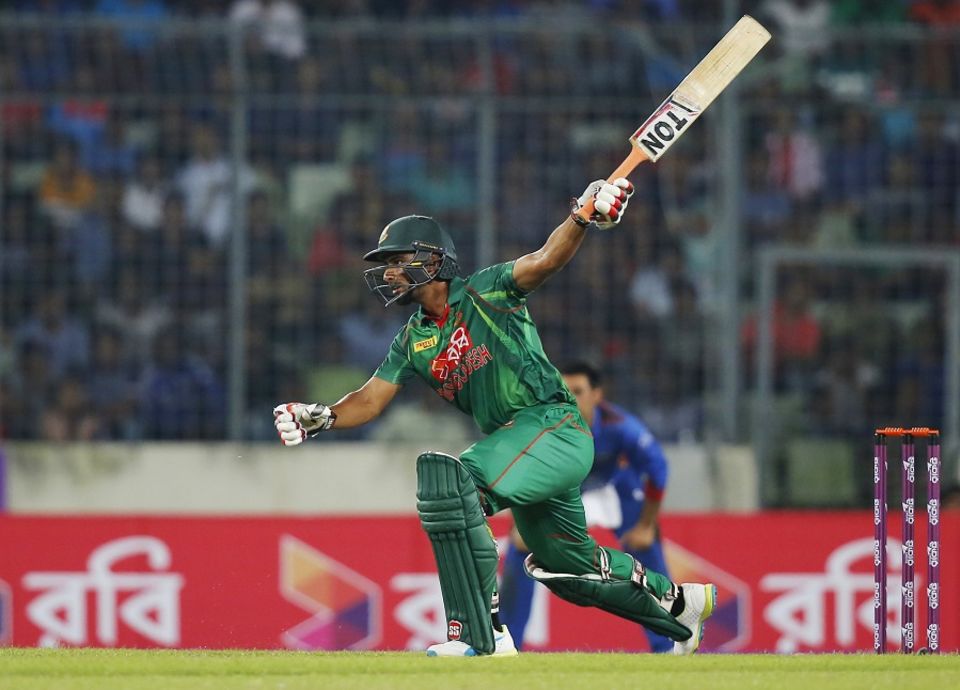 But Mahmudullah's unbeaten 32 gave them a lift; Bangladesh finished with 279 for 8