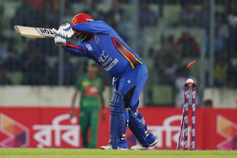 Mohammad Shahzad lost his off stump to one that nipped back in the third over of the chase