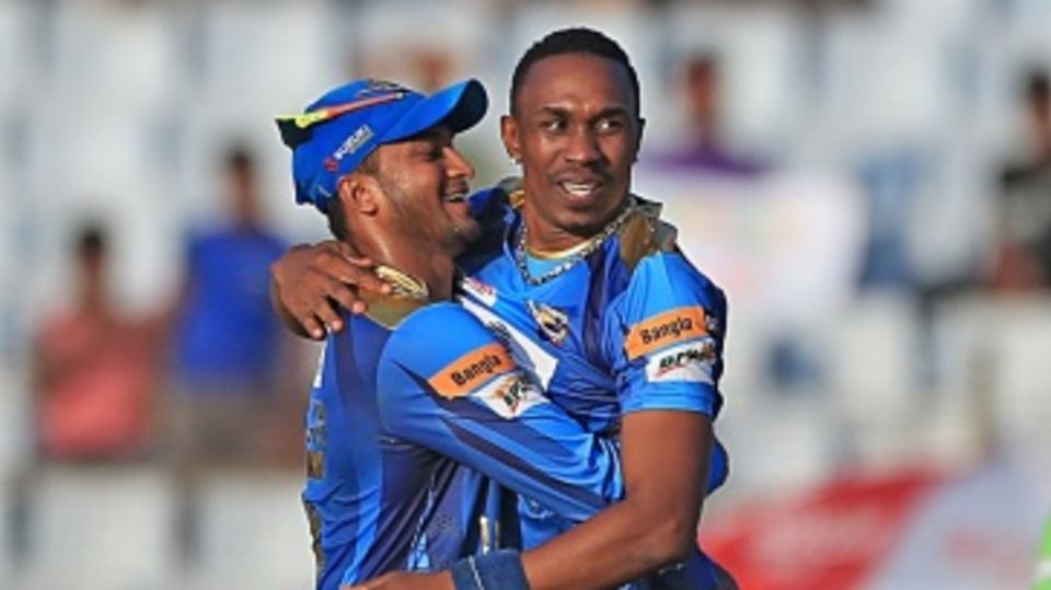 Shakib Al Hasan congratulates Dwayne Bravo on dismissing Tamim Iqbal