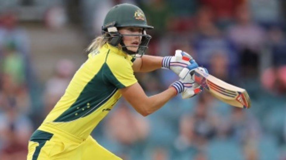 Ellyse Perry slaps through the off side en route to her unbeaten 93