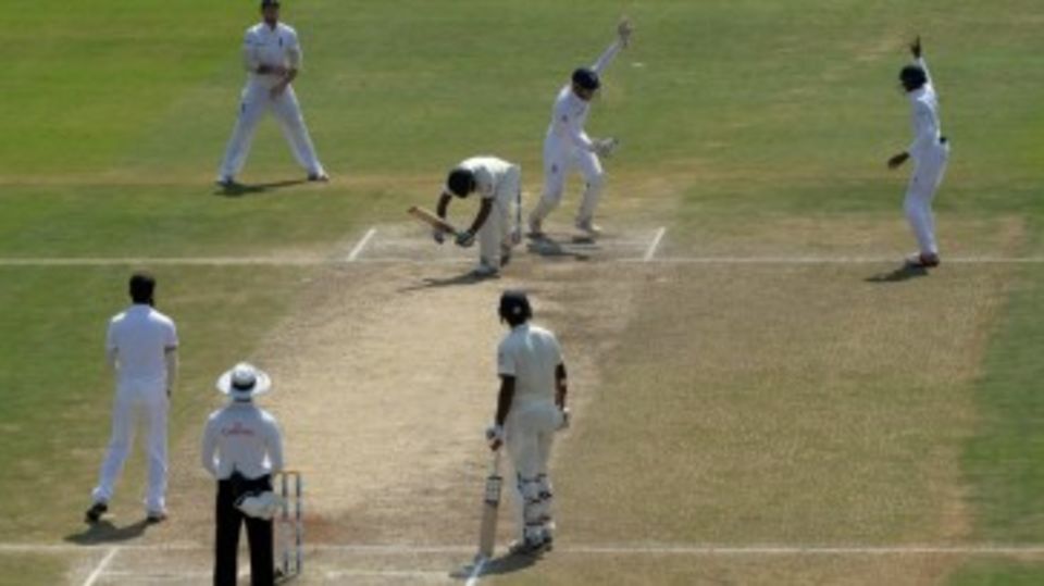 Jonny Bairstow stumped Mohammed Shami off Moeen Ali
