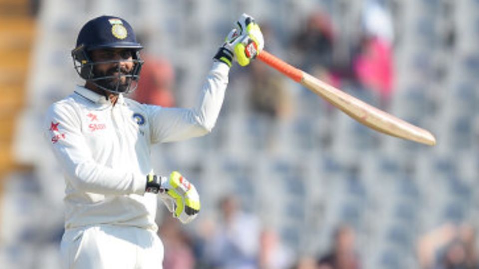 Ravindra Jadeja brings out the swordsman celebration on reaching fifty