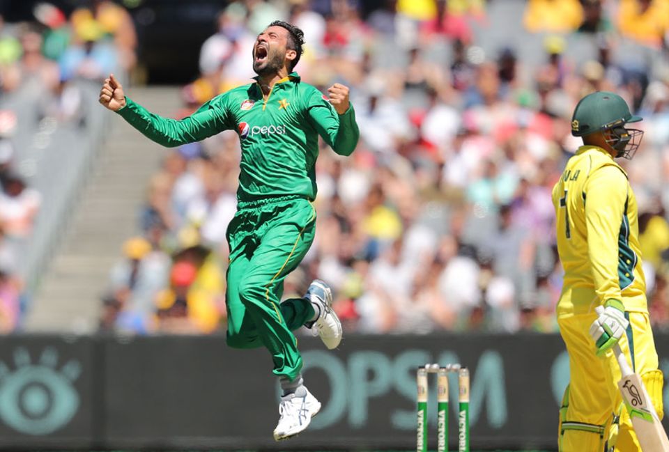 Junaid Khan pushed Australia to the backfoot early in his comeback game