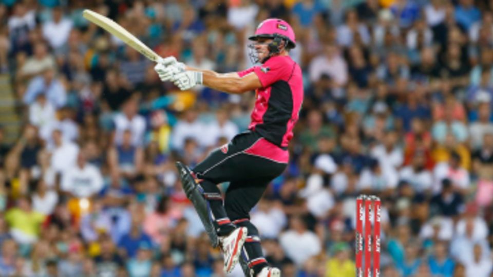 Moises Henriques pulls one through midwicket during his 24-ball fifty