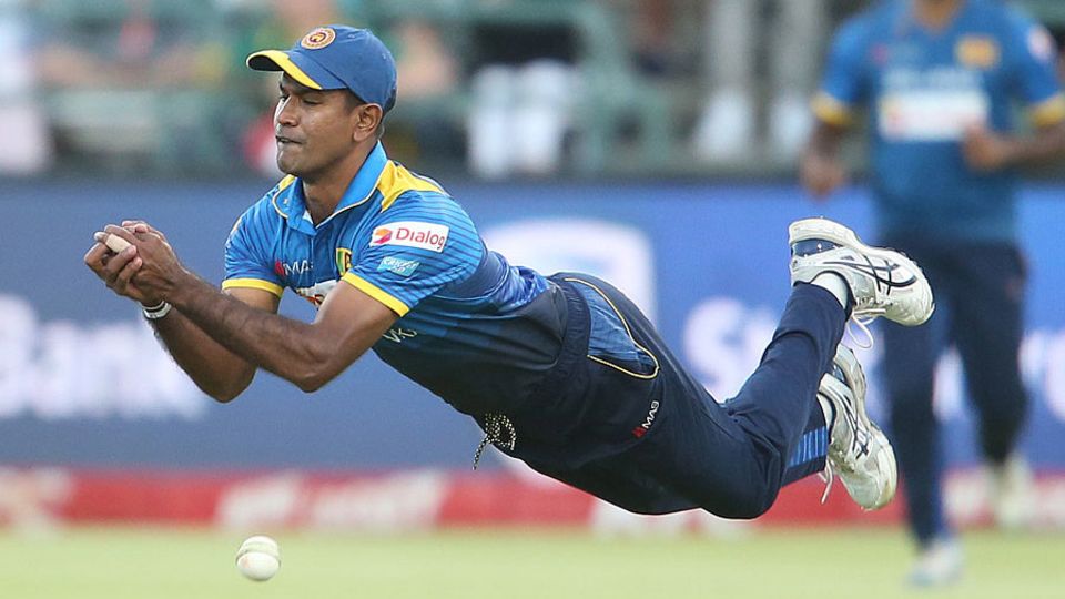 Nuwan Kulasekara couldn't hold a swirling catch in the final over...and he wasn't the only one