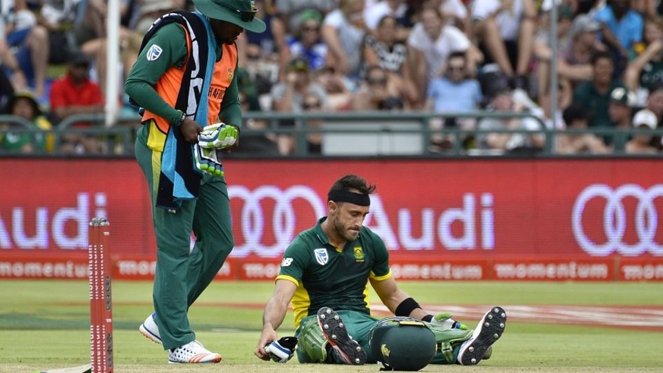 Faf du Plessis overcame cramps to hit 185, his second century of the series