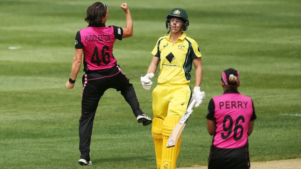 Holly Huddleston removed Elyse Villani for a duck