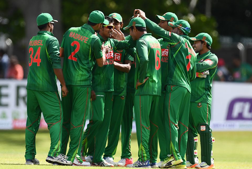 File photo - Mosaddek Hossain had a chance to dismiss Tom Latham in the 15th over but missed a caught-and-bowled chance