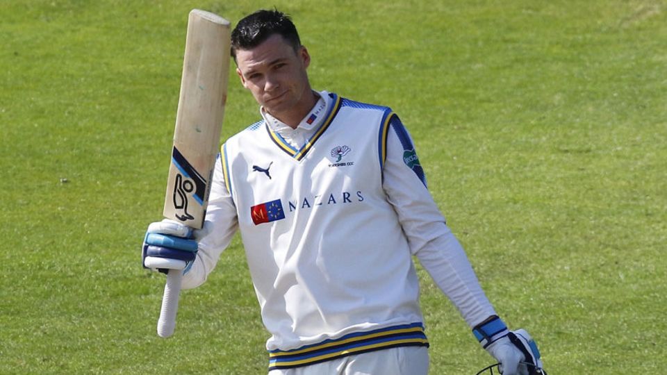 Peter Handscomb smashed a rapid hundred during the evening session