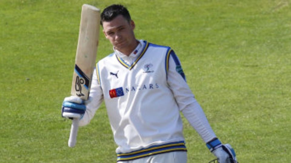 Peter Handscomb smashed a rapid hundred during the evening session