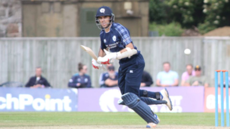 Kyle Coetzer tucks a run into the leg side