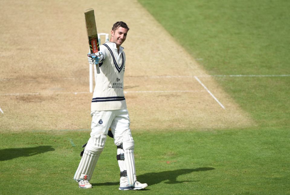 Stevie Eskinazi made a career-best 178 to carry the fight for Middlesex