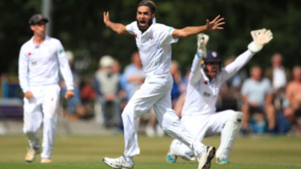 Imran Tahir appeals for a wicket