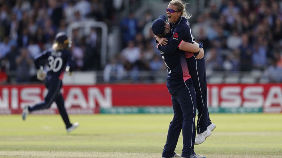 Alex Hartley claimed the key wicket of Harmanpreet Kaur but the main drama was still to come