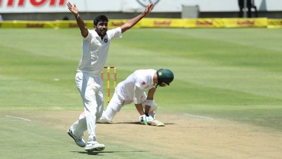 Jasprit Bumrah appeals for Faf du Plessis' wicket