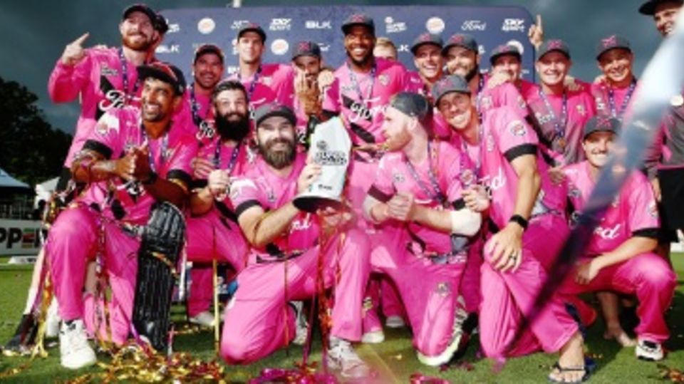 Northern Districts players celebrate their Super Smash title