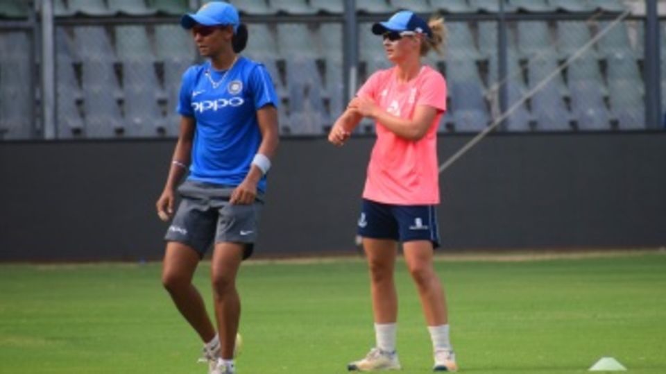 Supernovas captain Harmanpreet Kaur trains with team-mate Danielle Wyatt