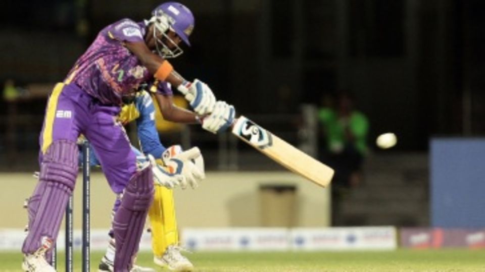 Ambidextrous bowler Mokit Hariharan bats for VB Kanchi Veerans