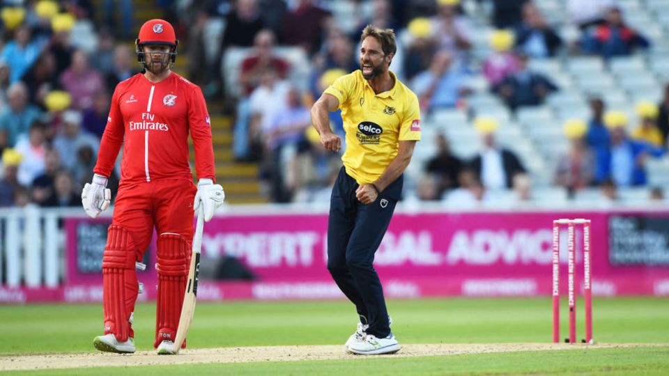 Elliott retires from all forms of cricket