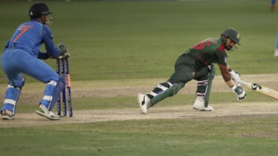 Liton Das stretched out too far and MS Dhoni whipped the bails off