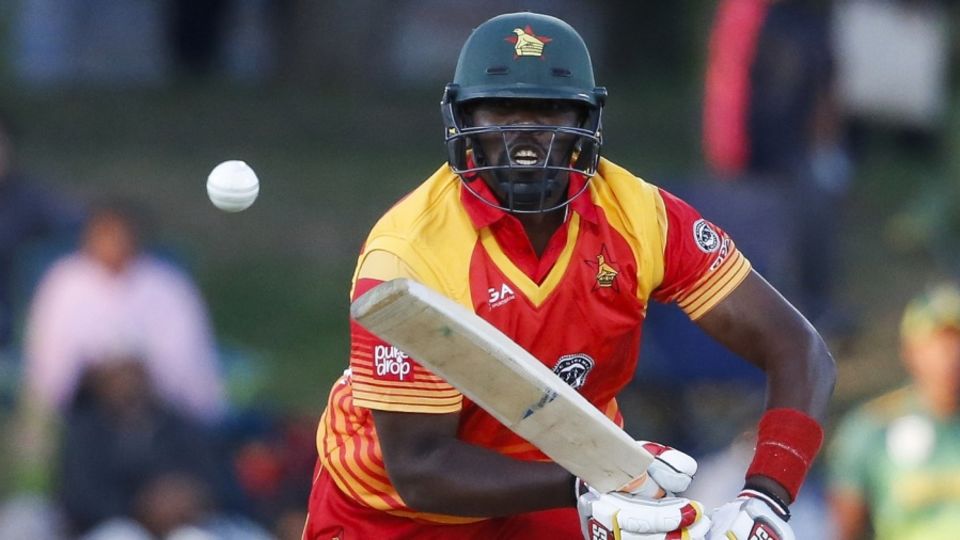 Hamilton Masakadza plays off his front foot