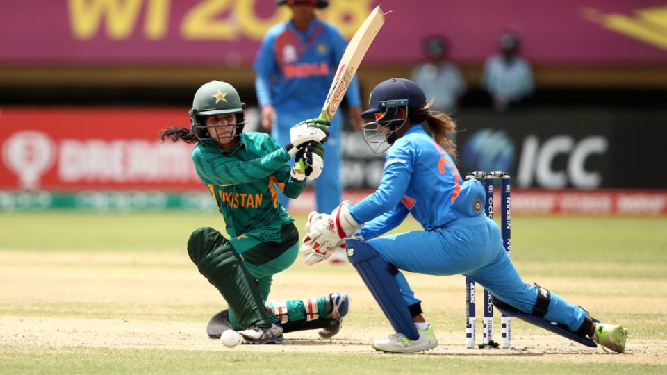 Javeria Khan tries to sweep