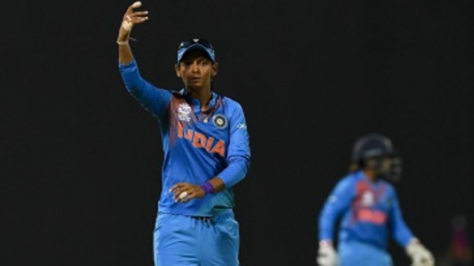 Harmanpreet Kaur sets her field